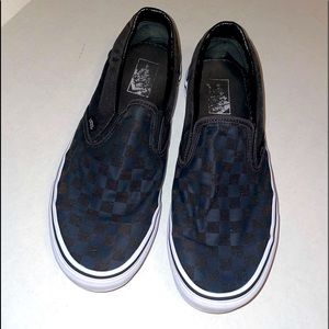 Men’s size 11.5 checkered vans.